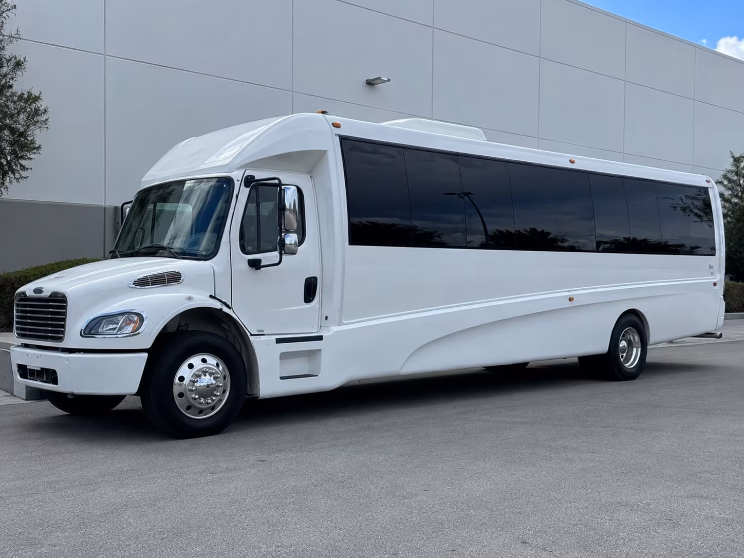 hanford party bus
