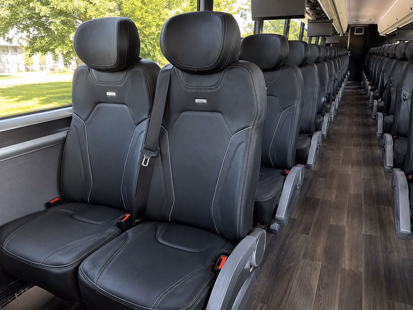 ranch and outdoor venue wedding shuttles in kings county